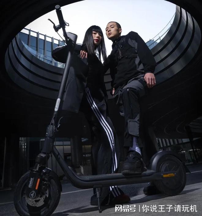 露营骑行装备推荐！九号电动滑板车F2升级版40KM续航带你“野”(图3)