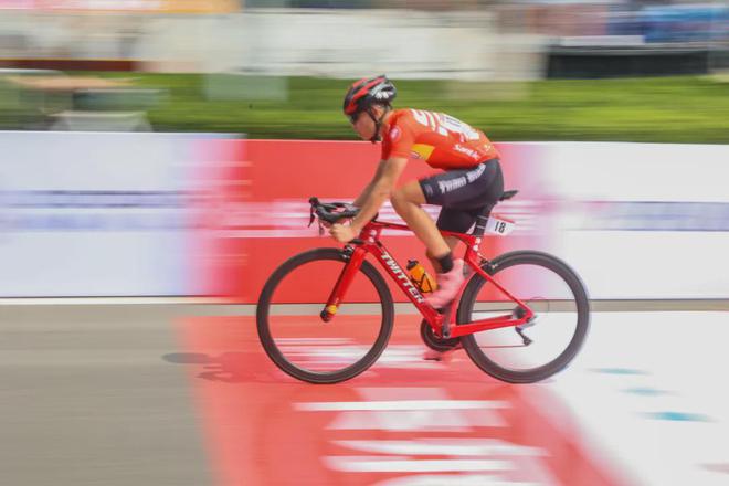2024年中国青少年公路自行车联赛武汉站赛事圆满落幕(图1)