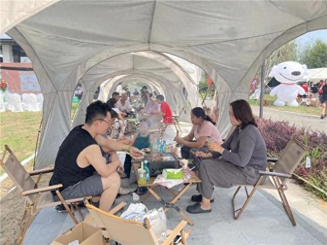 首届京东烧烤节开烤：发布两款新品5斤以下炭产品使用不满意可仅退款(图1)