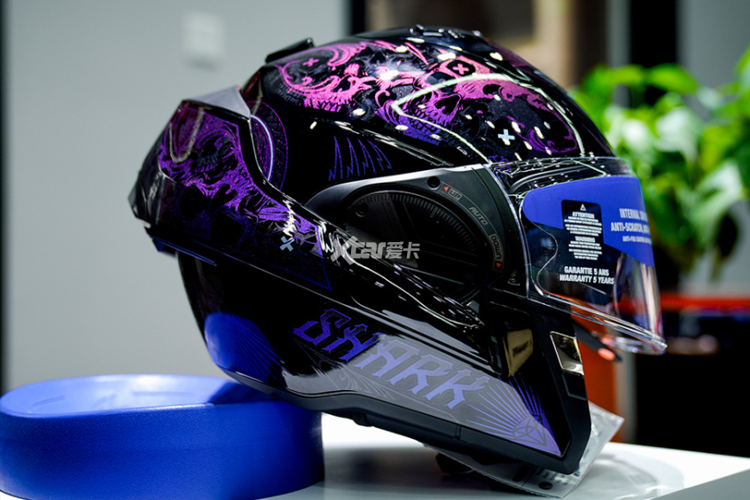 骐翼用品发布2024款SHARK头盔998元起(图9) 骐翼用品发布2024款SHARK头盔998元起(图9)