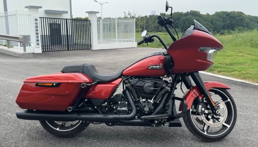 哈雷戴维森2024款公路滑翔:直男交友利器?(图3) 哈雷戴维森2024款公路滑翔:直男交友利器?(图3)