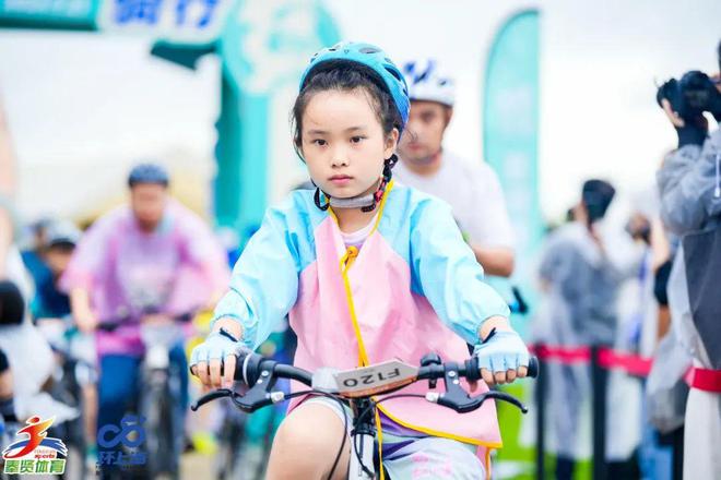 2024环上海·新城自行车赛正式开赛奉贤赛段嘉年华今日精彩亮相(图4)