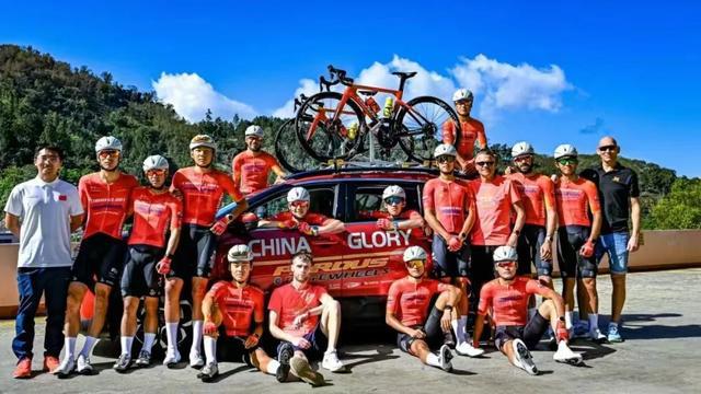 2024环上海·新城自行车赛盛大启幕外滩车手巡游展现景观赛事(图7)
