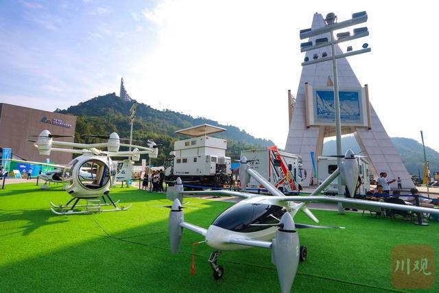 装备重装登场！中国·雅安318公路文化体验馆开馆丨聚焦文旅大会(图5)