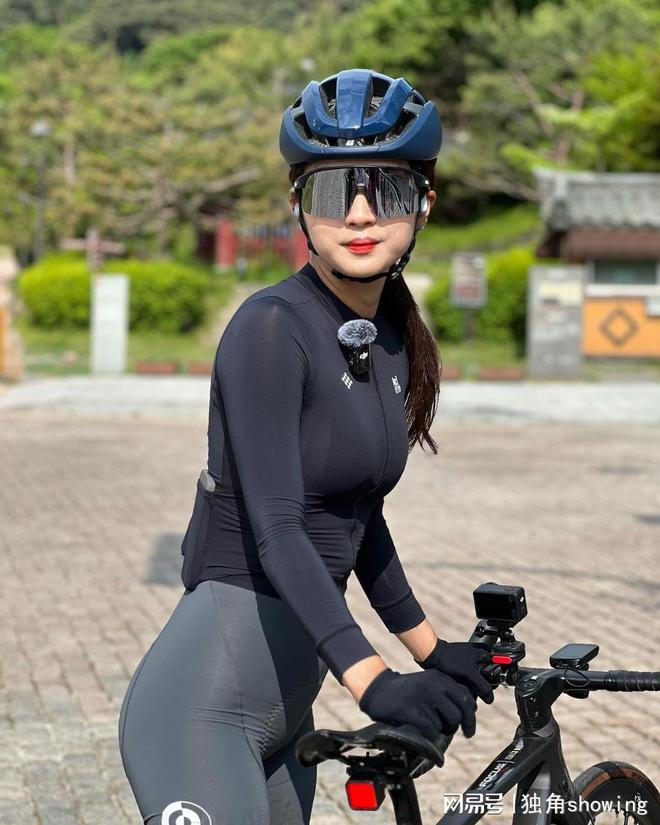 性感黑灰骑行服骑行必备！(图2)