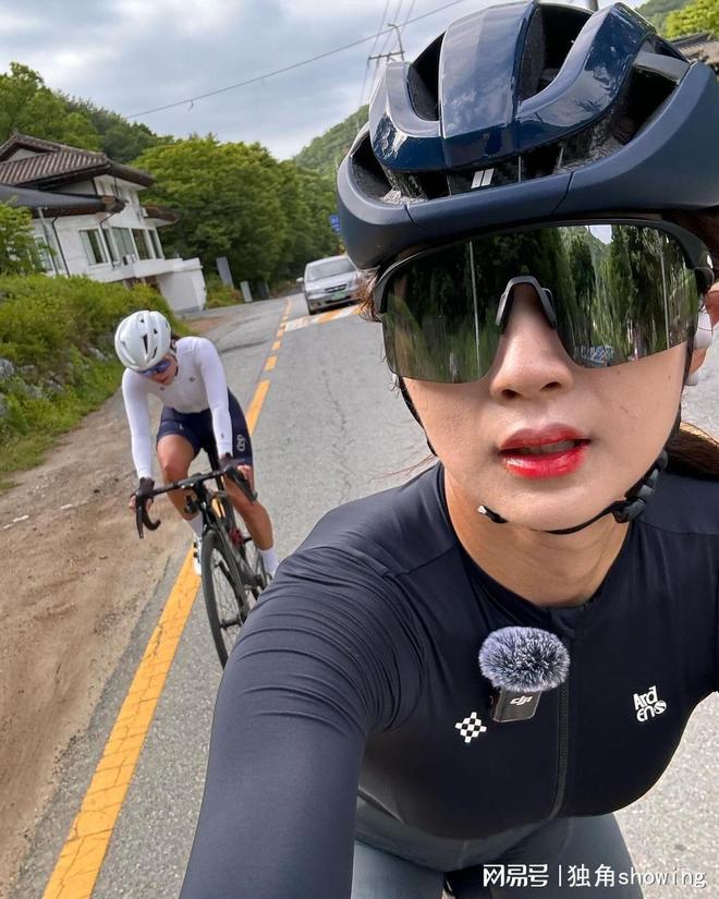 性感黑灰骑行服骑行必备！(图3)