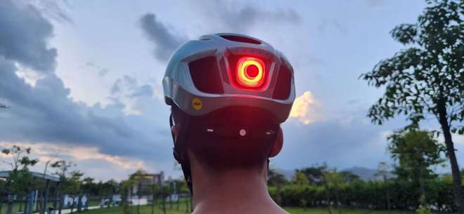 喜欢骑行的别错过头盔+尾灯组合UltraAero魔途头盔体验(图8) 喜欢骑行的别错过头盔+尾灯组合UltraAero魔途头盔体验(图8)