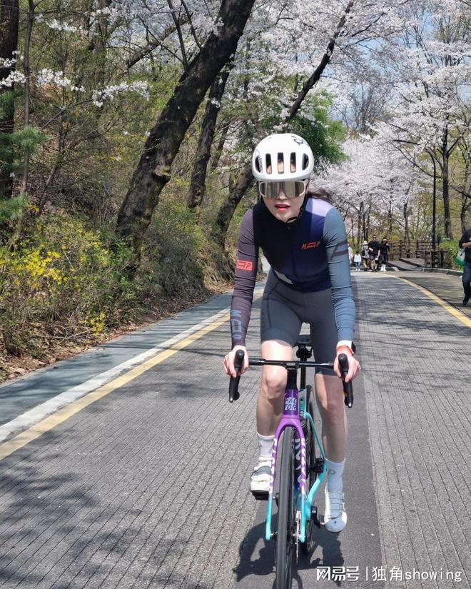 惊艳！搭配个性骑行服的绝佳选择(图2)