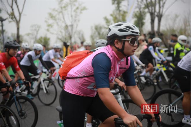 2024“湖光骑遇节暨梁子湖100K自行车嘉年华”活动圆满落幕(图3) 2024“湖光骑遇节暨梁子湖100K自行车嘉年华”活动圆满落幕(图3)