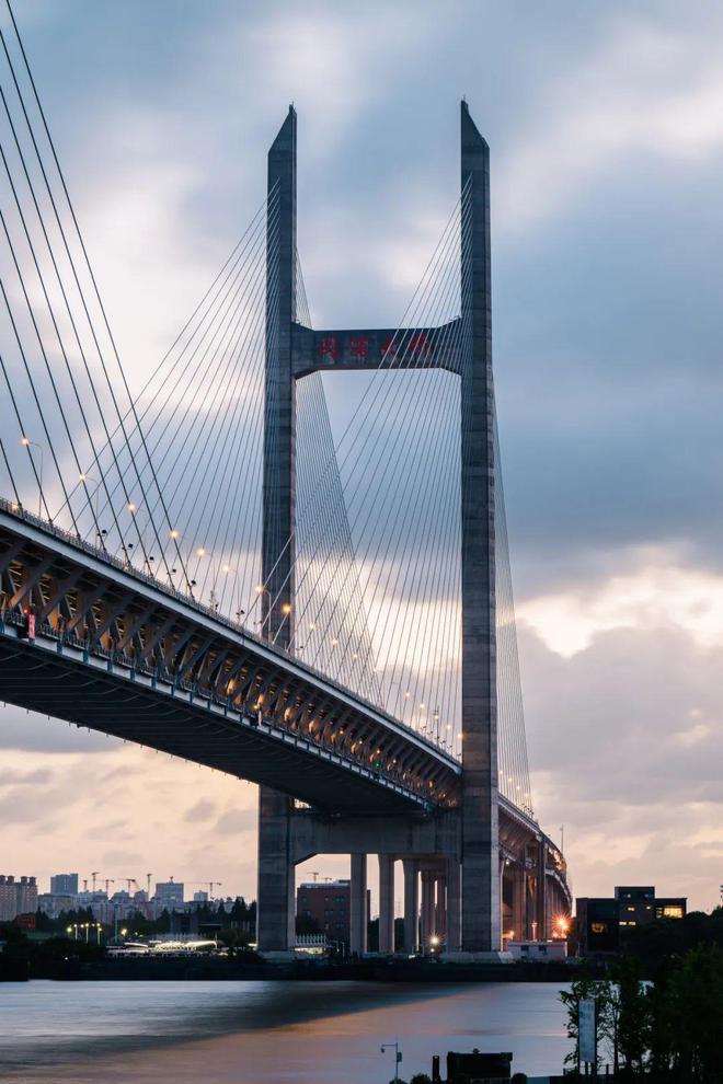 秋高气爽就来闵行这里追风骑行→(图2) 秋高气爽就来闵行这里追风骑行→(图2)