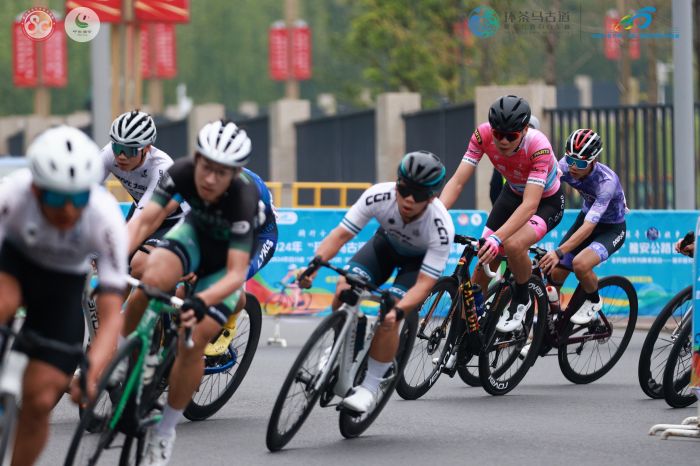 “环茶马古道”雅安公路自行车赛天全赛段举行(图2) “环茶马古道”雅安公路自行车赛天全赛段举行(图2)