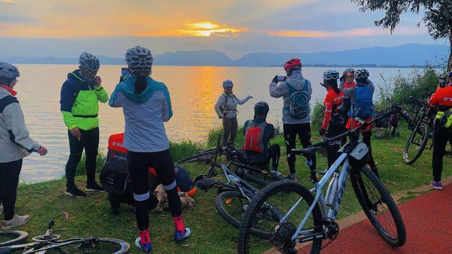 秋天骑行装备的选择和搭配(图2) 秋天骑行装备的选择和搭配(图2)