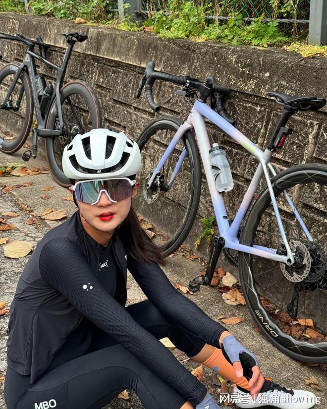 你需要了解的时尚黑色骑行服套装时尚性感尽显完美身姿尽显！(图2)