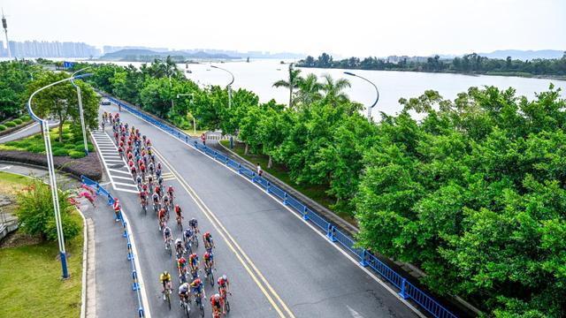 2024环广西公路自行车世界巡回赛揭幕战大集团冲刺乐透戴斯尼车队夺首胜(图5)