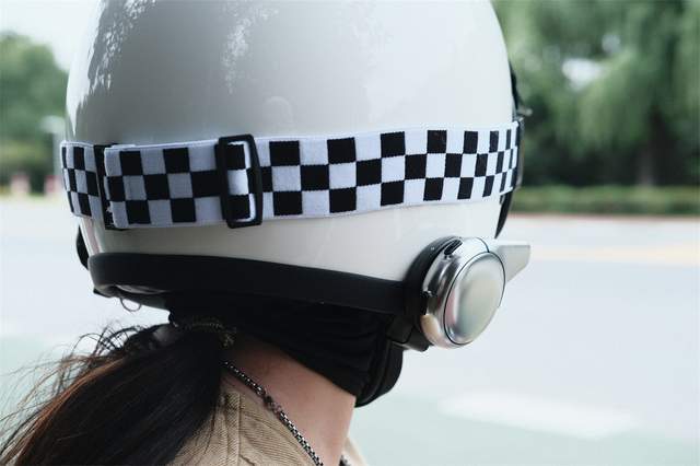 骑行爱好者必备:极蜂Q头盔对讲耳机为你的安全保驾护航(图2) 骑行爱好者必备:极蜂Q头盔对讲耳机为你的安全保驾护航(图2)