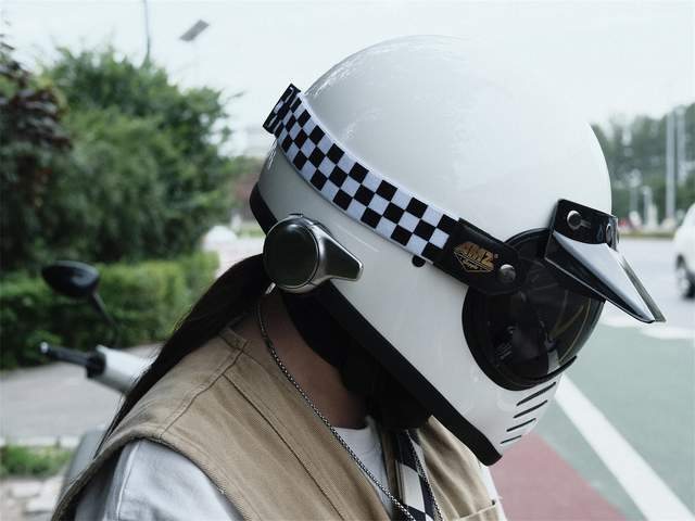 骑行爱好者必备:极蜂Q头盔对讲耳机为你的安全保驾护航(图4) 骑行爱好者必备:极蜂Q头盔对讲耳机为你的安全保驾护航(图4)