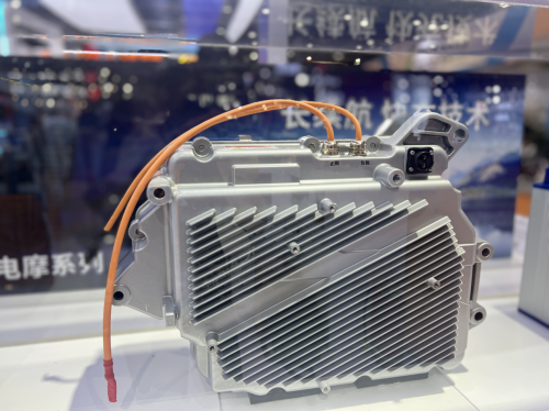 天能发布「磐石」固态电池引领电摩迈入动力新纪元(图2)