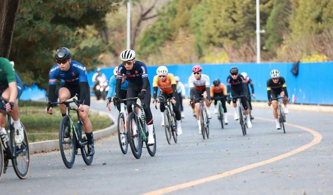 2024“一带一路”国家驻华使节自行车系列赛（北京·老山站）在石景山圆满落幕(图9)