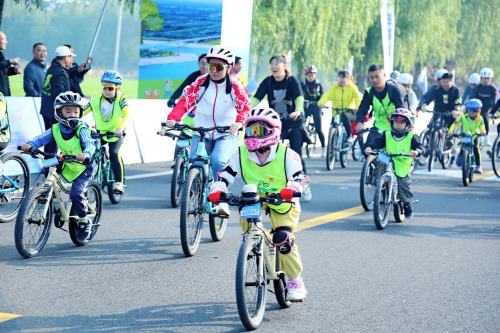 速度与美景的邂逅2024山东省第五届乡村自驾游暨第三届自行车城市联赛年度总决赛启动(图2)