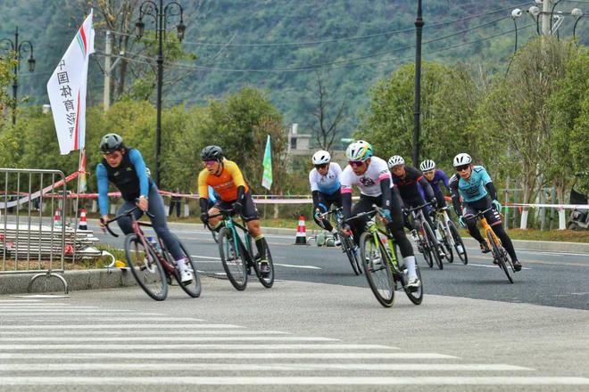 2024年贵阳贵安公路自行车赛举行(图2)