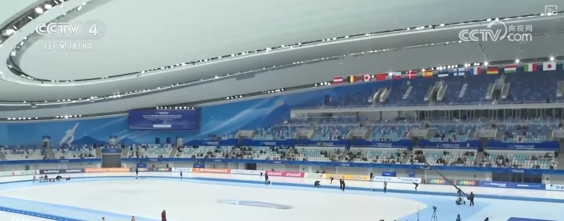 “滑雪+旅游”“滑雪+赛事”美食”……“冷冰雪”助燃“热经济”(图2) “滑雪+旅游”“滑雪+赛事”美食”……“冷冰雪”助燃“热经济”(图2)