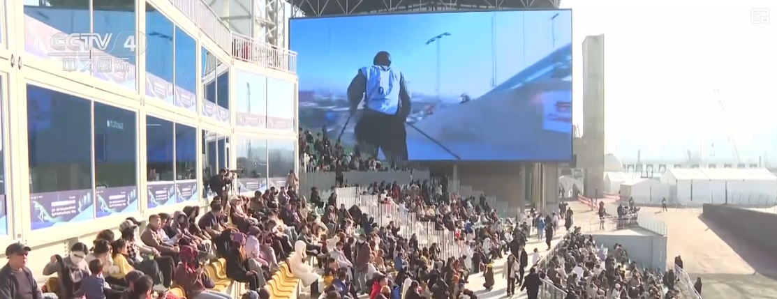 “滑雪+旅游”“滑雪+赛事”美食”……“冷冰雪”助燃“热经济”(图3) “滑雪+旅游”“滑雪+赛事”美食”……“冷冰雪”助燃“热经济”(图3)