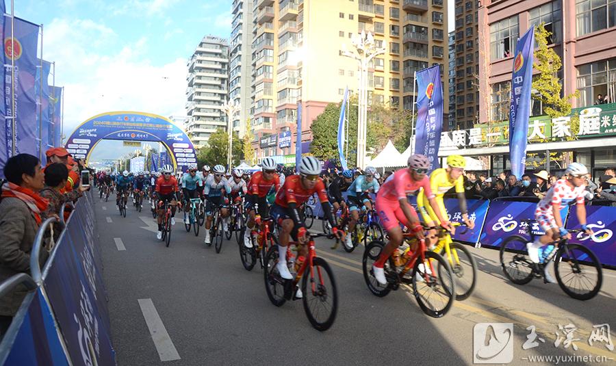 2024中国公路自行车职业联赛暨环云南公路自行车赛（玉溪站）圆满完赛(图1)