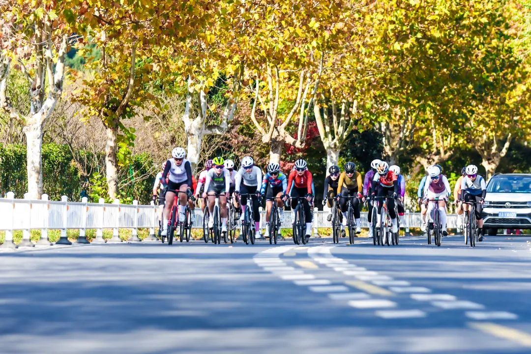 临平大运河畔上演“速度与激情”(图5) 临平大运河畔上演“速度与激情”(图5)