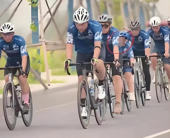 10万买自行车40万买装备！跟风上路的中产混不动骑行圈(图5)