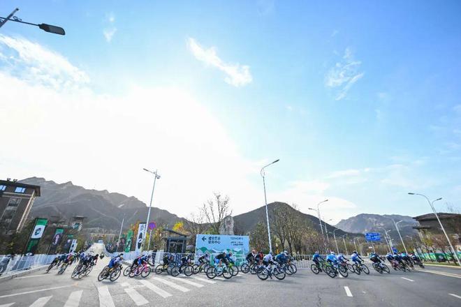 2024环门头沟国际公路自行车赛暨2024门头沟山野户外骑游大会在北京市区开赛(图5)