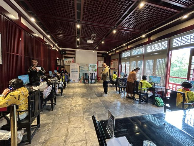 背诵《滕王阁序》引领文化新风尚滕王阁旅游区见证万人免票盛况(图2)