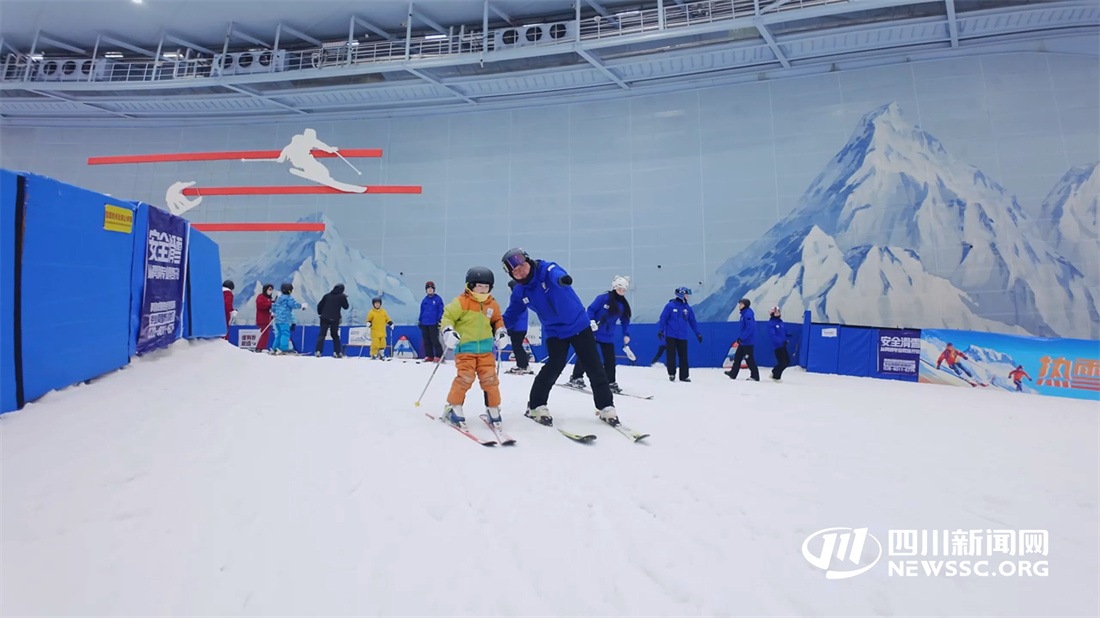 “体育+”跨界融合四川夜动解锁新潮流｜天府夜未央