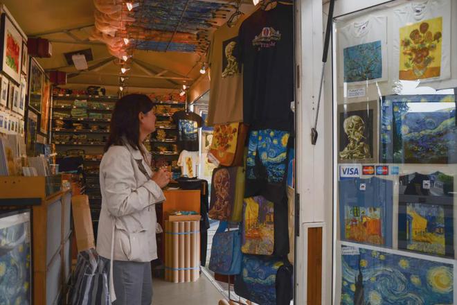 探秘荷兰阿姆斯特丹骑行穿梭邂逅梵高艺术的浪漫奇幻之旅