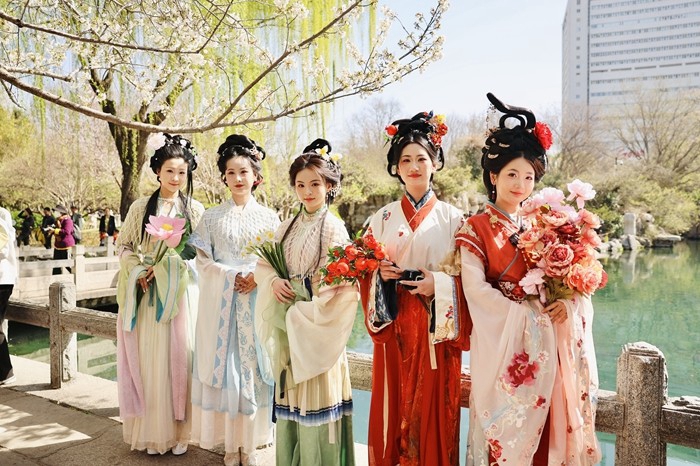 “盛开”起来的春日经济_泉城新闻_大众网(图2)