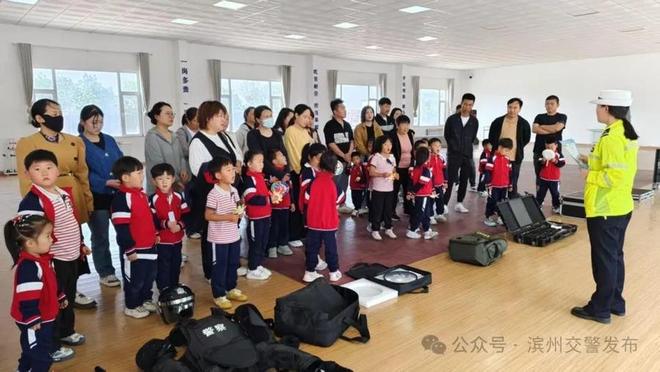 小头盔 大守护 滨州交警持续开展安全头盔佩戴提升行动(图4)