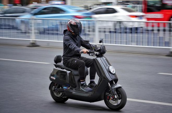 价格大跳水！越卖越便宜的“电驴爱马仕”终于扭亏588万！(图35)