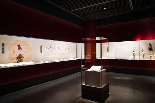 2025环上海·新城自行车赛正式启动外滩车手巡游勾勒城市靓丽图景(图5)