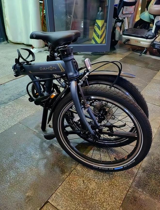 又一老牌骑行车爆火从无人问津到一车难求如何收割中产钱包？(图5)