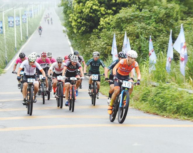 记者手记｜破风骑行尽享假期(图2)