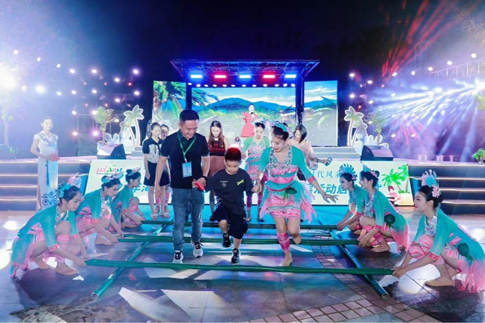 2024年海南省“红色文艺轻骑兵”开启“文化大篷车”环旅游公路之旅(图5)