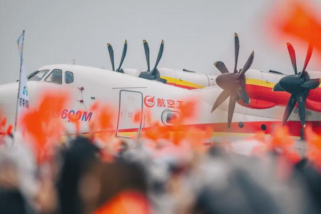 雨战漳河风雷胜2025环漳河国际公路自行车赛职业大组赛(图11) 雨战漳河风雷胜2025环漳河国际公路自行车赛职业大组赛(图11)