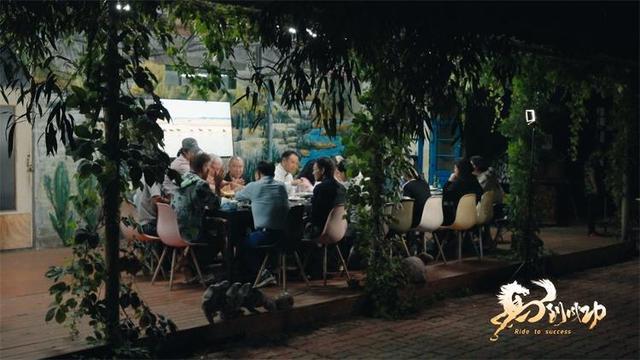 骑马看海为友谊干杯!这位韩国大叔在威海过上了向往的生活(图3) 骑马看海为友谊干杯!这位韩国大叔在威海过上了向往的生活(图3)