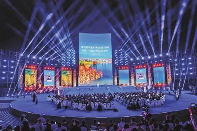 风动云岭户外兴滇苍洱聚首启新篇八地联动绘图景