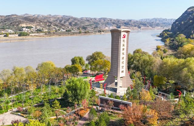 《东方红》故里奏响运动乐章榆林沿黄自行车赛为佳县注入文旅新活力(图4) 《东方红》故里奏响运动乐章榆林沿黄自行车赛为佳县注入文旅新活力(图4)