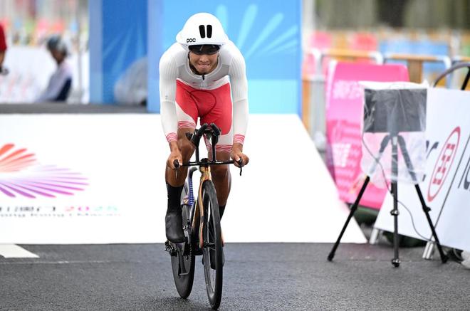 山东队苗城硕夺得十五运会公路自行车男子个人计时赛金牌(图1) 山东队苗城硕夺得十五运会公路自行车男子个人计时赛金牌(图1)