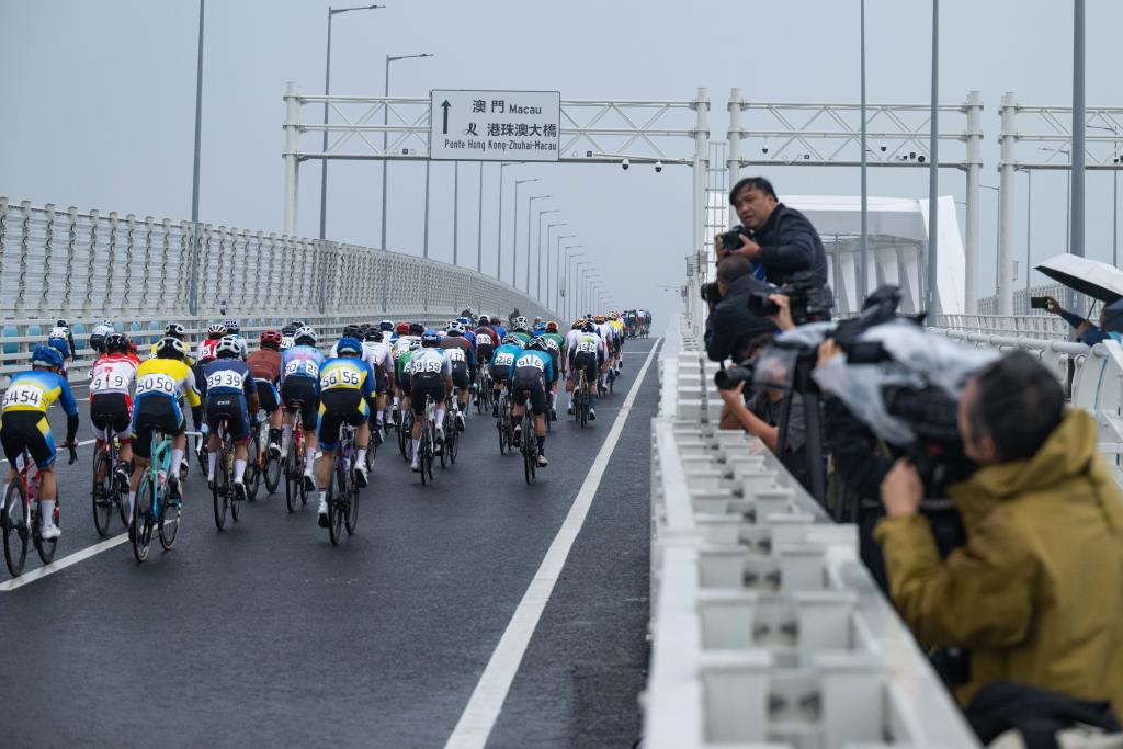 追光丨一气呵成不简单!(图1) 追光丨一气呵成不简单!(图1)