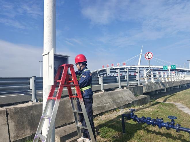 大桥后勤守护者越秀服务助力港珠澳大桥全运会跨境骑行赛事(图2) 大桥后勤守护者越秀服务助力港珠澳大桥全运会跨境骑行赛事(图2)