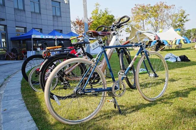 “一路繁花”首场骑行赛在外环生态绿道举行(图3) “一路繁花”首场骑行赛在外环生态绿道举行(图3)