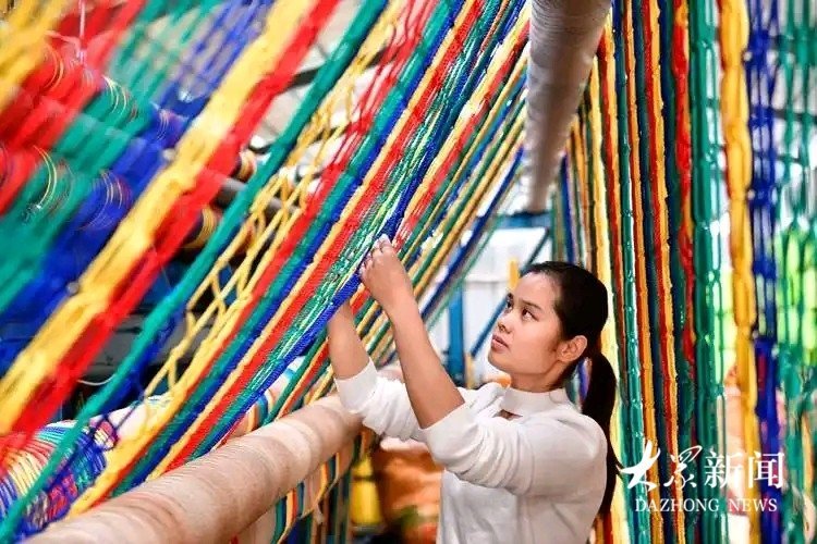 山东体育用品产业驰骋“黄金赛道”(图2) 山东体育用品产业驰骋“黄金赛道”(图2)