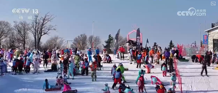 创新业态释放“冬雪夏凉”资源优势新活力“高端赛事+大众活动”添彩花样冰雪(图2) 创新业态释放“冬雪夏凉”资源优势新活力“高端赛事+大众活动”添彩花样冰雪(图2)